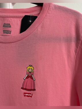 Levi's X Super Mario Princess Peach Graphic Tee New Size M